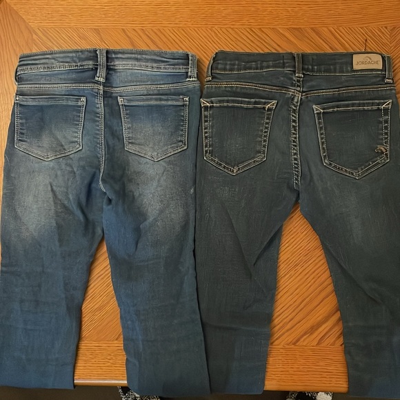 Bundle of Girls Jeans (with belts) Size 6-7 - Picture 7 of 7